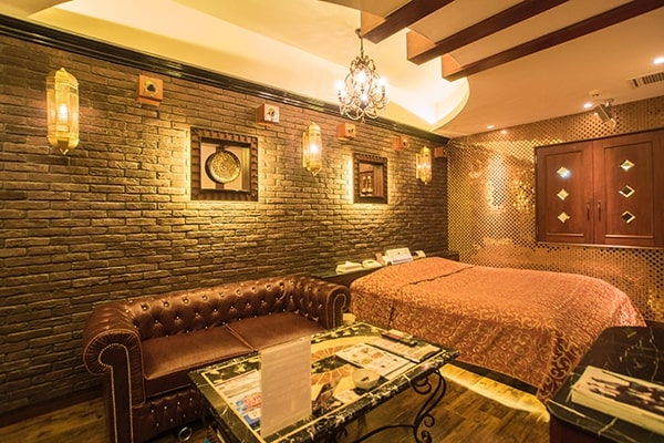 HOTEL-AMPIO