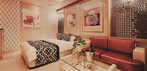 HOTEL-TIARA