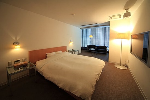HOTEL-f